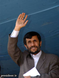 200px-mahmoud_ahmadinejad_in_markazi_province.jpg